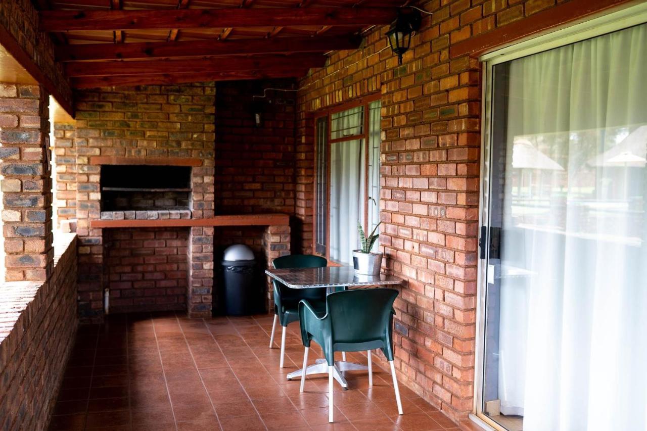 Red Sands Country Lodge Kuruman Esterno foto